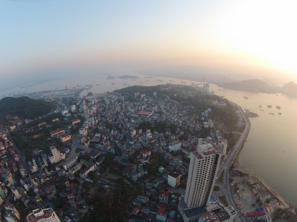 Viet Nhat Halong Hotel - Bai Chay Hạ Long Extérieur photo