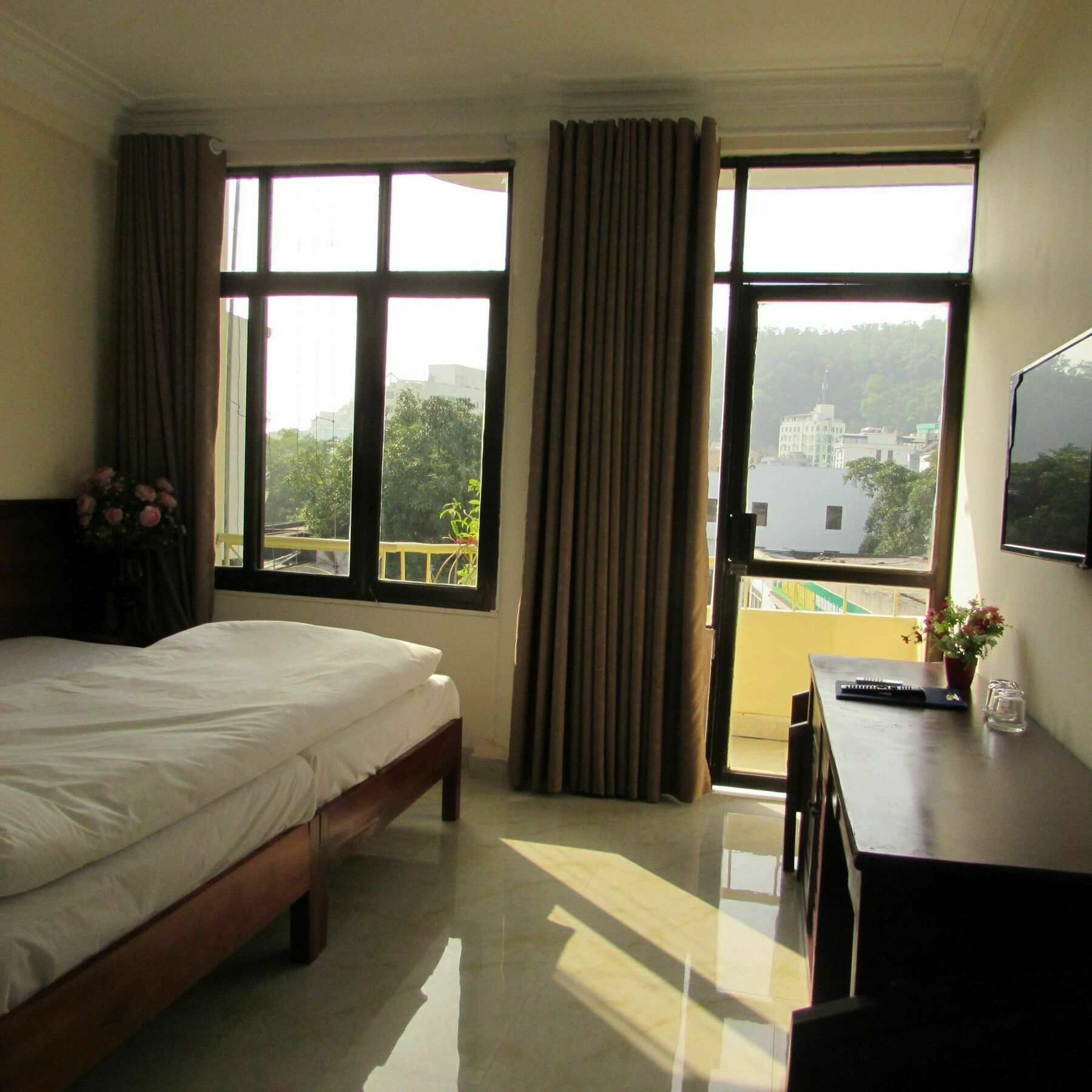 Viet Nhat Halong Hotel - Bai Chay Hạ Long Extérieur photo